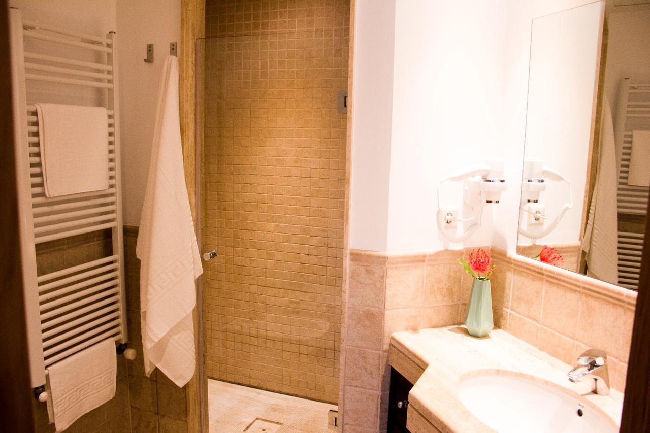 Puerta De Ronda Apartment Luaran gambar